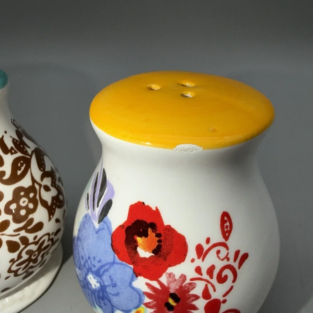 The Pioneer Woman Flea Market Floral Decorated Salt and Pepper Shaker Set